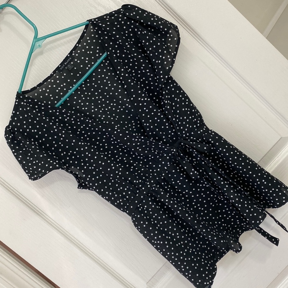 Woman’s Wrap Style Top Black w/White Polka Dots Sz Medium 100% Polyester